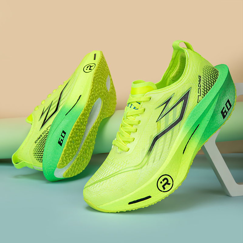 メンズ＆レディース向け最新スポーツシューズ、ランニングスニー - Carbon Plate Marathon Racing Shoes のレビューと価格